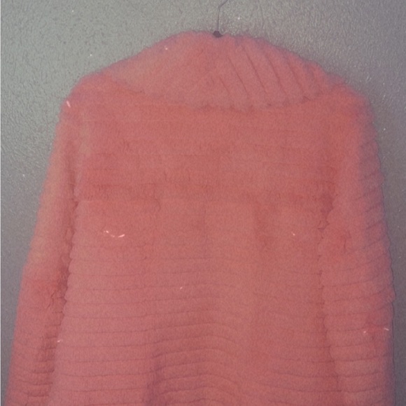 medium fur jacket for this cold winter - Picture 3 of 4